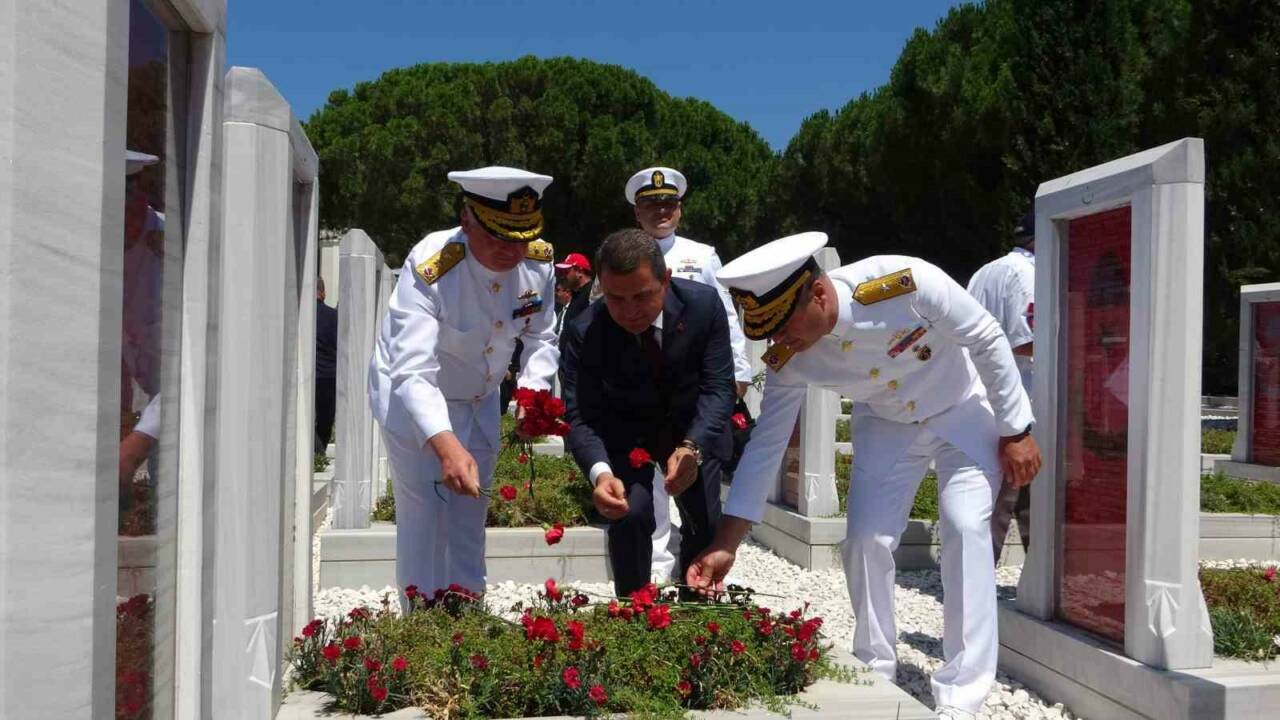 15 Temmuz şehitleri Şehitler Abidesi’nde anıldı 4 15 temmuz sehitleri sehitler abidesinde anildi 317bf7b281b8