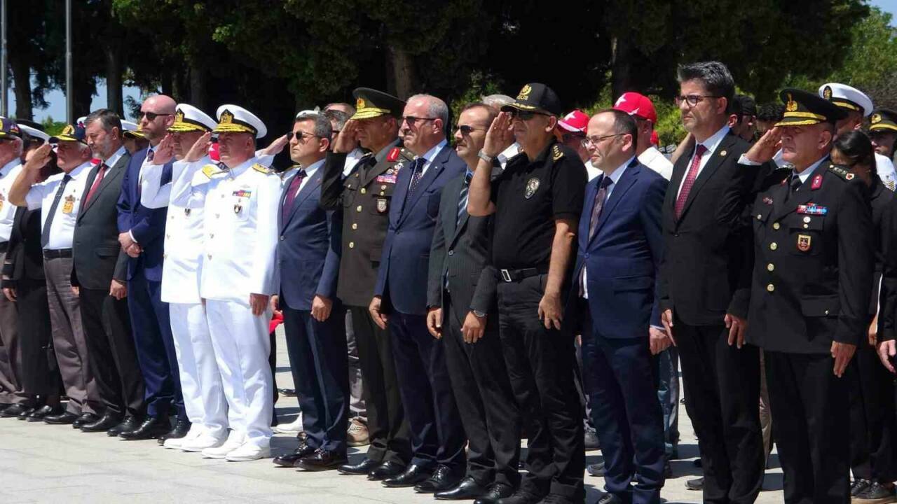 15 Temmuz şehitleri Şehitler Abidesi’nde anıldı 1 15 temmuz sehitleri sehitler abidesinde anildi 9987c03e54e9