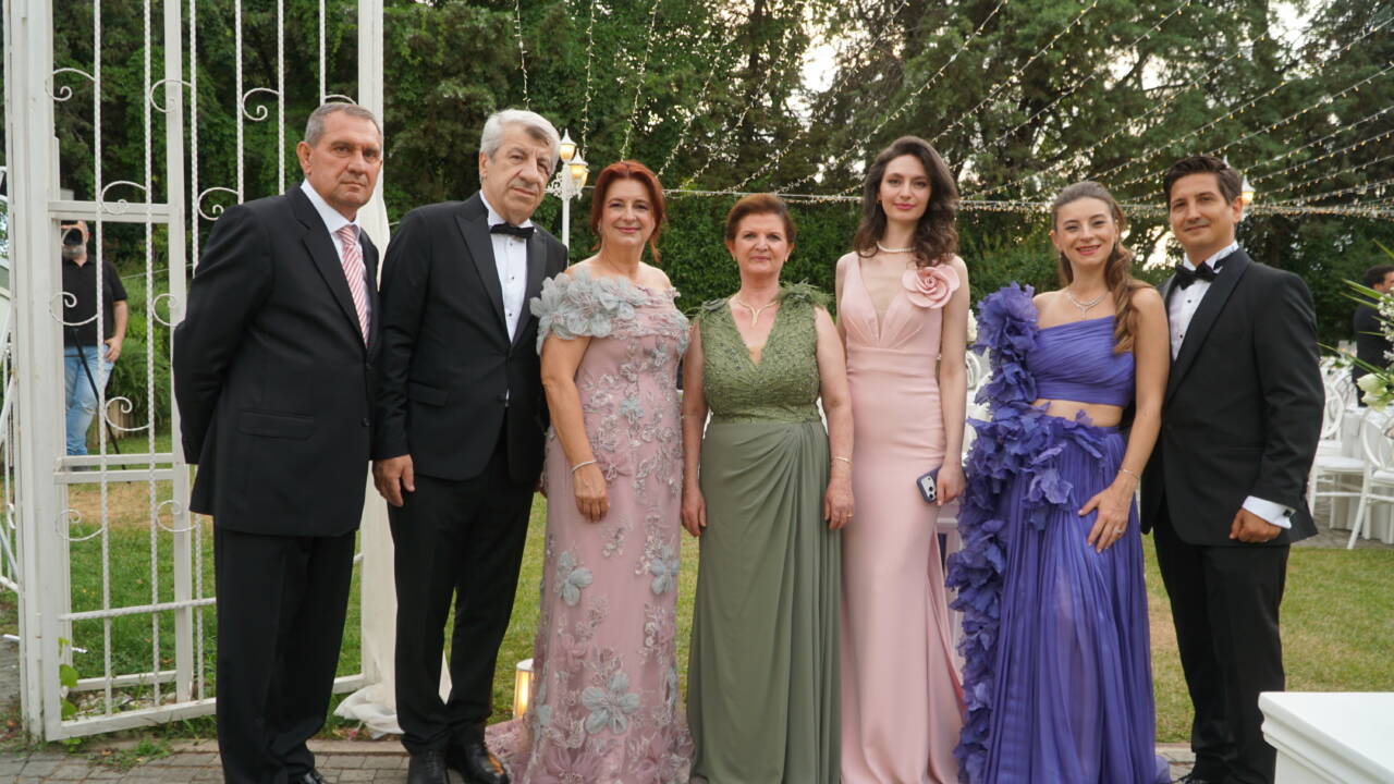 Şankaya ve Bayraktar ailelerinin en mutlu günü! Devlet eski Bakanı Cavit Çağlar'dan genç çifte öğütler 11 15