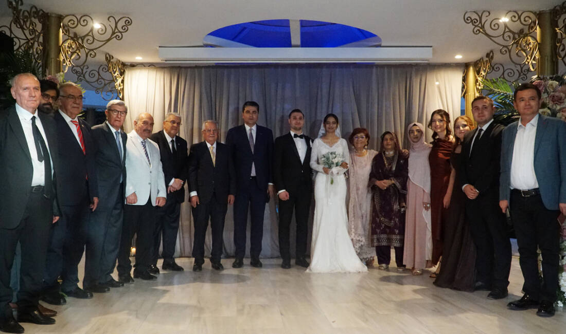 Bursa’da Okur ve Khalid ailelerinin mutlu günü! Ahmet Serhat Okur ile Hafsa Khalid, görkemli bir törenle hayatlarını