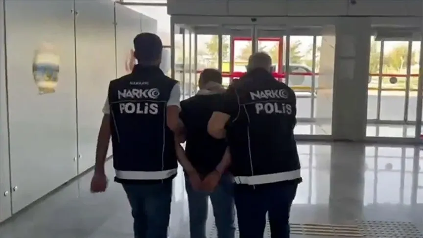 73 ilde torbacılara operasyon: 935 tutuklama İçişleri Bakanlığı, 73 ilde uyuşturucu satıcılarına yönelik operasyonlarda yakalanan 1780