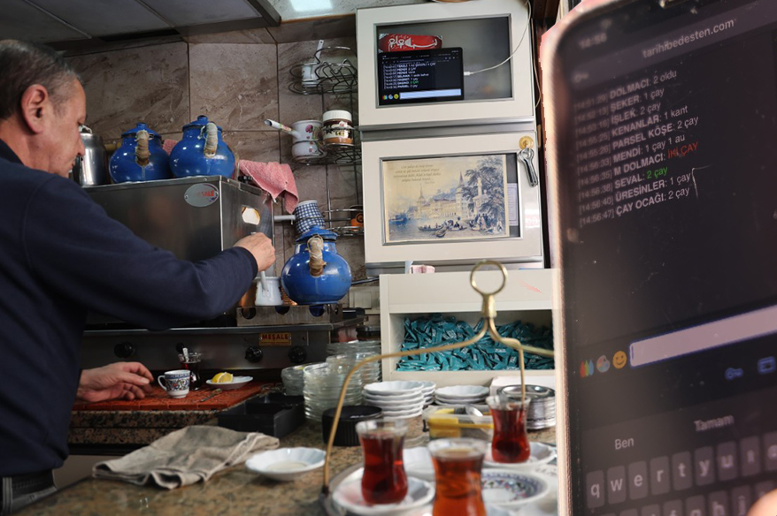 Bursa’da çay ve kahve fiyatlarına zam! İşte bir bardak çay ile Türk kahvesinin yeni fiyatı Bursa Kahveciler ve Benzerleri Odası, 2026-2027 döneminde uygulanacak azami fiyat