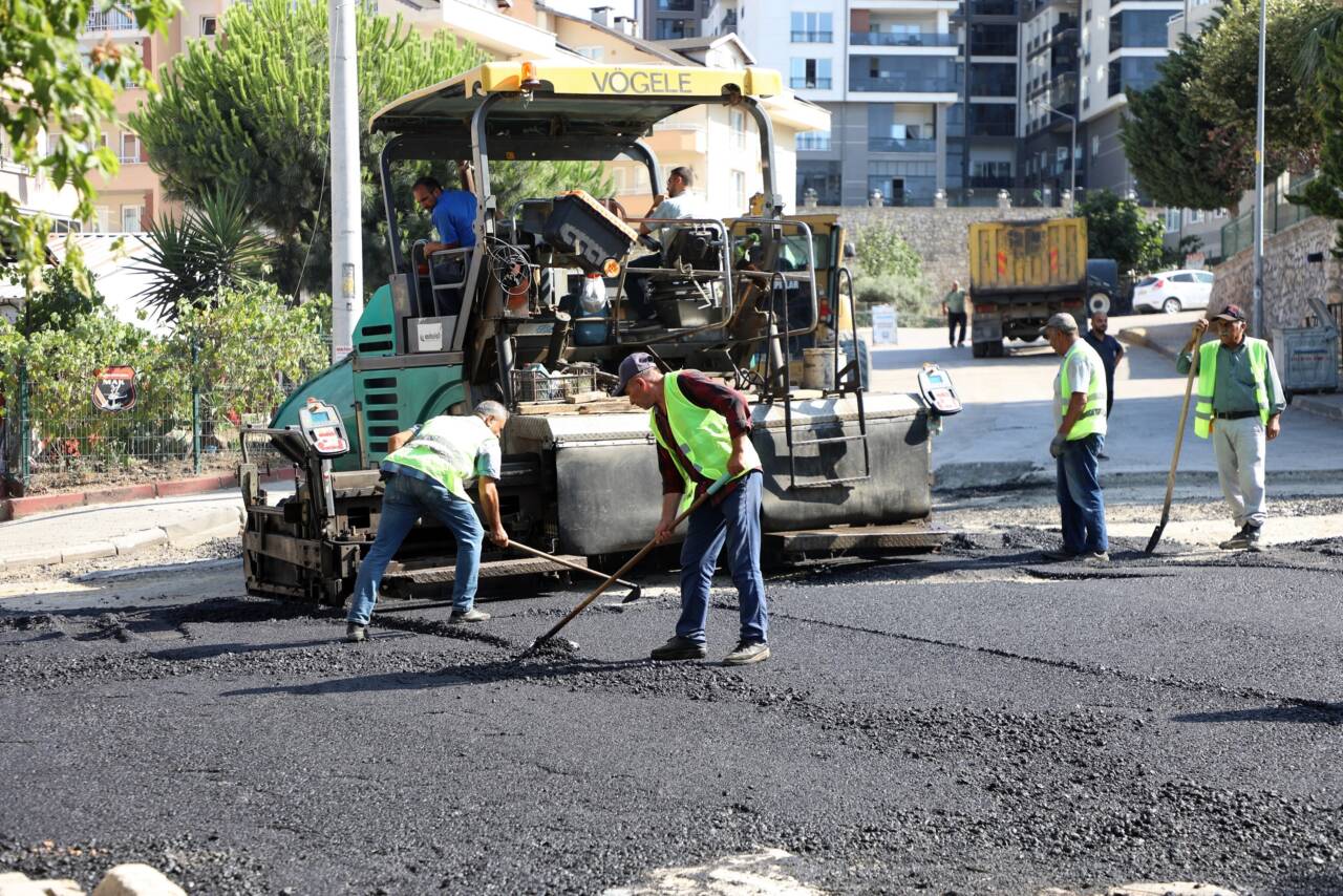 Mudanya Belediyesi, tarihinin en büyük asfalt yatırımı kapsamında ilçe genelinde