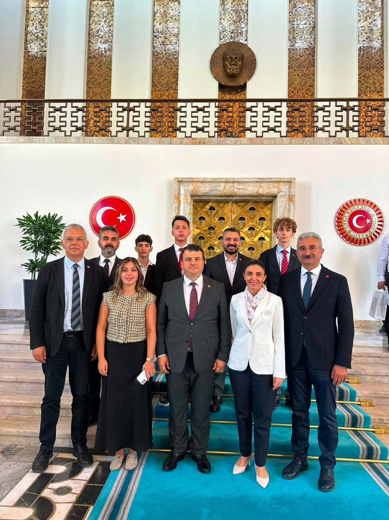 3 yazi icin chp bursa 3 milletvekilinden 3u ve pm uyesi yeni partide39547gnerjt