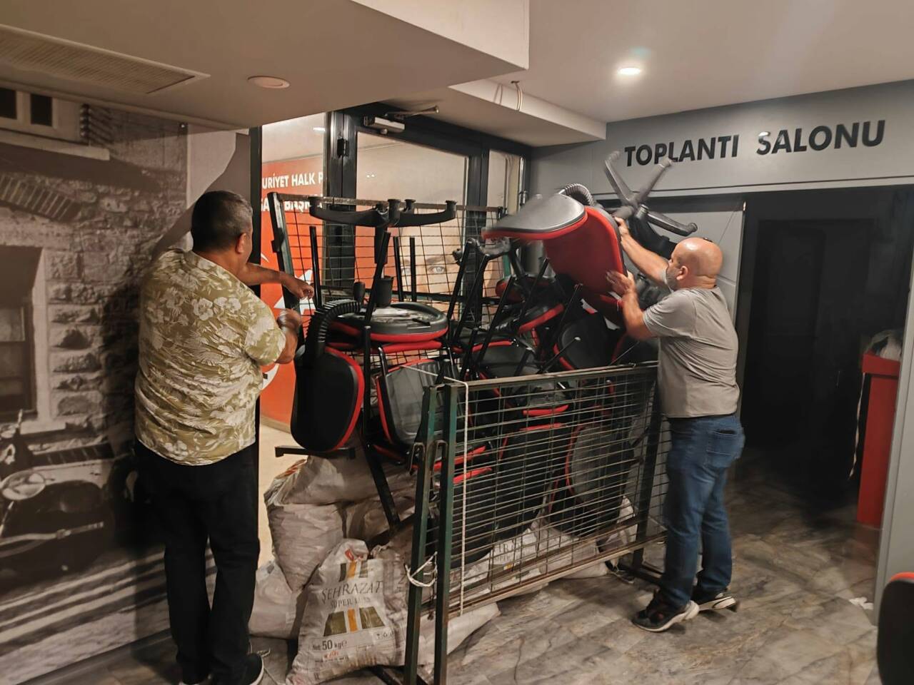 Bursa'da direniş sona erdi! Barikat kalktı, o isim görevi devraldı 1 aey 02.07 yazı