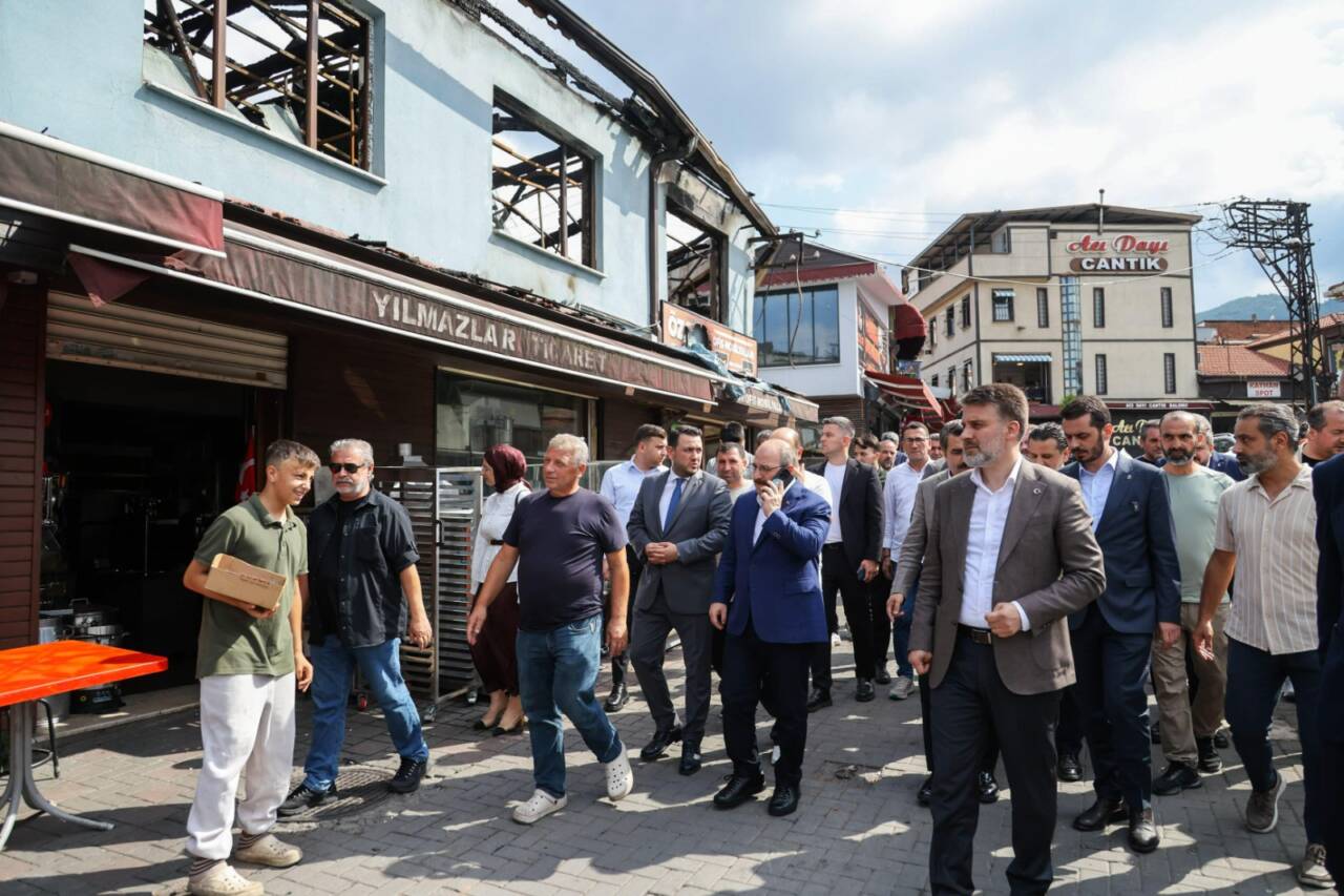 Bursa'nın meşhur çarşındaki yangının yaralarını Büyükşehir saracak 4 37387mtzhndkznt1