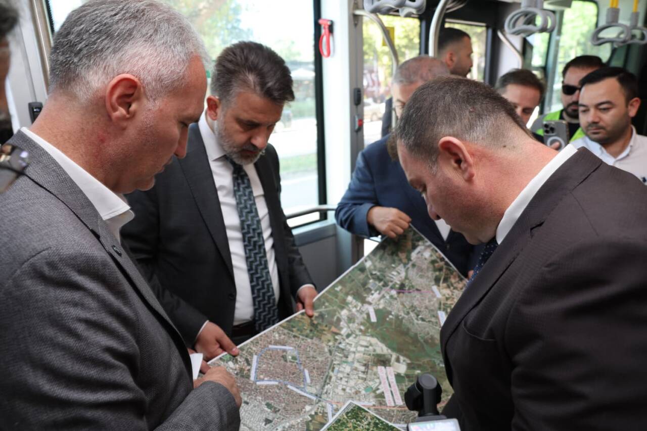 Bursa ulaşımında yeni dönem: Metrobüs geldi! İşte ilk görüntüler... 2 37395mtzhngi4yt5