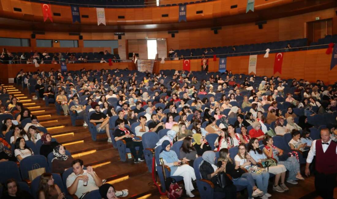 Bursa Büyükşehir Belediyesi’nin Kamu Personeli Seçme Sınavı’na (KPSS) hazırlanan gençler