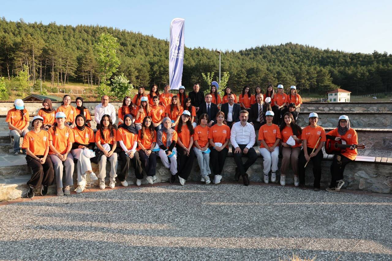 Bursa Büyükşehir Başkanvekili Biba, ok atıp voleybol oynadı 1