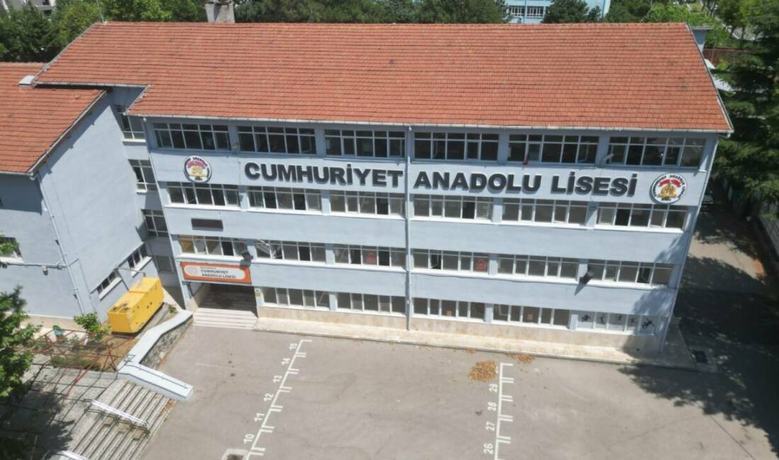 Bursa’nın 10 okuluna ‘Büyük’ dokunuş Bursa Büyükşehir Belediyesi, il genelinde bakım ve onarım ihtiyacı bulunan