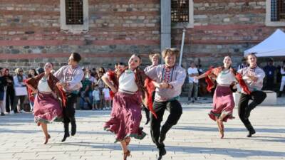 38. Uluslararası Altın Karagöz Halk Dansları Yarışması kapsamında düzenlenen nokta