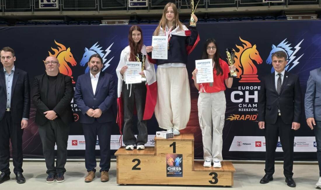 Bursalı sporcudan Avrupa Şampiyonası’nda çifte başarı Bursa Büyükşehir Belediyesporlu Arya Aydoğan, Polonya'da gerçekleştirilen 25. Avrupa Yaş