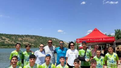 Bursa Büyükşehir Belediyespor Kulübü sporcuları, Durgunsu Kano Türkiye Kupası'nda 3