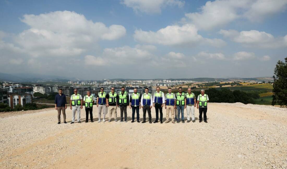 Bursa’da 300 bin nüfusu etkileyecek yeni ulaşım projesi! Başkanvekili Biba tek tek inceledi… Bursa Büyükşehir Belediyesi Başkan Vekili Şahin Biba, Nilüfer’de yeni imar