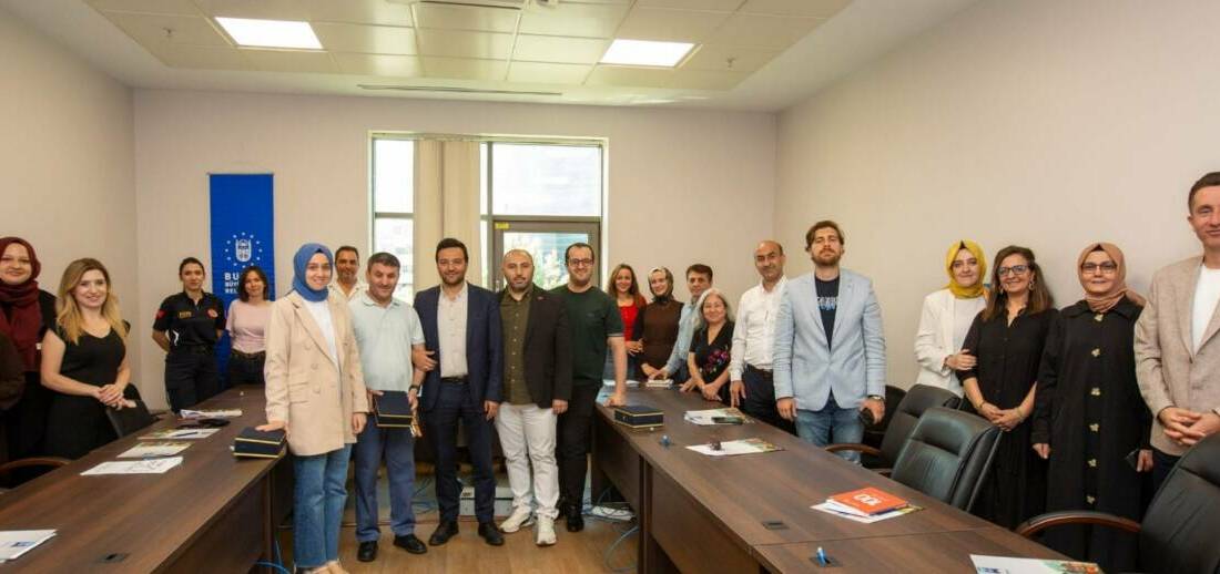 Bursa’da Büyükşehir personeline ingilizce eğitimi Bursa Büyükşehir Belediyesi, personellerinin mesleki ve kişisel gelişimini desteklemeye yönelik