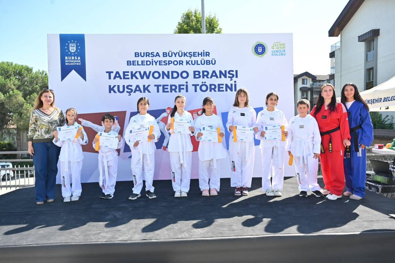 Bursa'da Büyükşehirli taekwondocuların kuşak heyecanı 3 37489mtzhnwuzod2