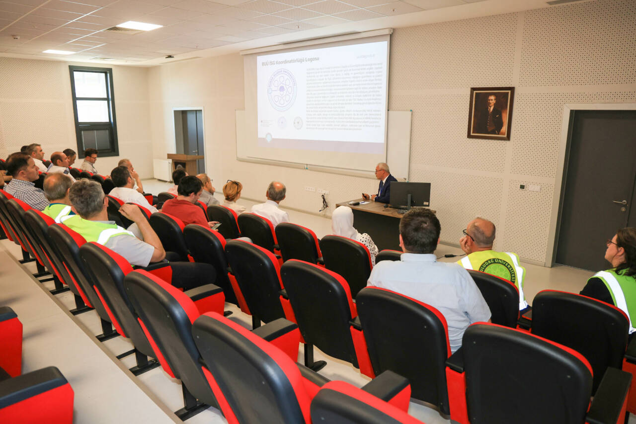 Bursa Uludağ Üniversitesi'nde iş sağlığı zirvesi 2 4 1