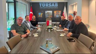 Olay Gazetesi Yazarı Ahmet Emin Yılmaz, bugünkü köşe yazısında AK