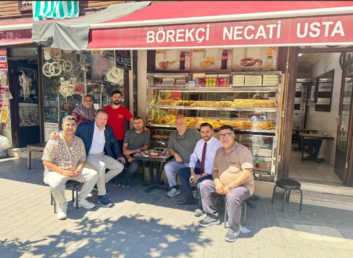 4 yazi icin ak parti bursa milletvekili refik ozen cumhuriyet caddesi esnafini ziyaret etti