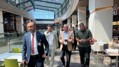 Olay Gazetesi Yazarı Ahmet Emin Yılmaz, Türkiye genelinde AVM'ler için