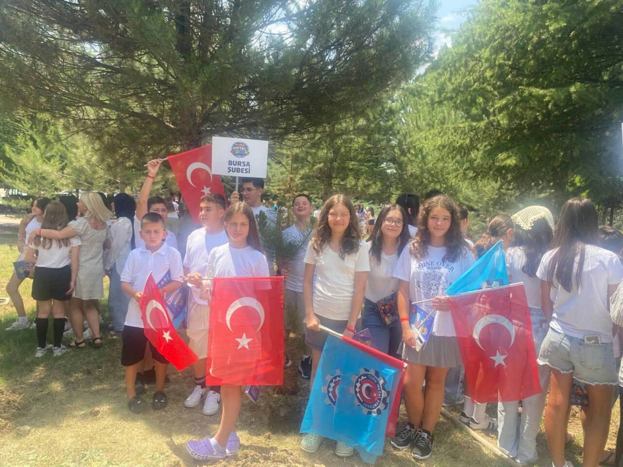 Çocuklar için hastane sınıfı yaptılar, üniversiteli gençlere yurt yapıyorlar 10 4 yazi icin turk metal cocuk kurultayi ve bursa subesi39768yjfmsn