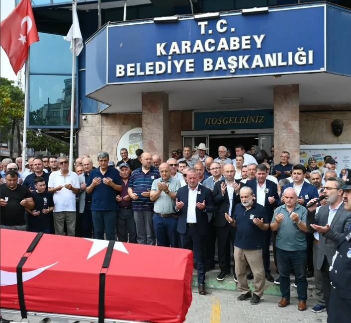 Bursa’da efsane başkana veda Olay Gazetesi Yazarı Ahmet Emin Yılmaz, Hafta sonu vefat eden