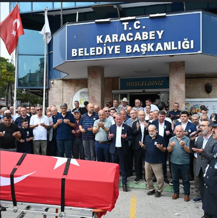 4 yazi icin vefat eden erol onuru karacabey dualarla ugurladi38300iqlpr2