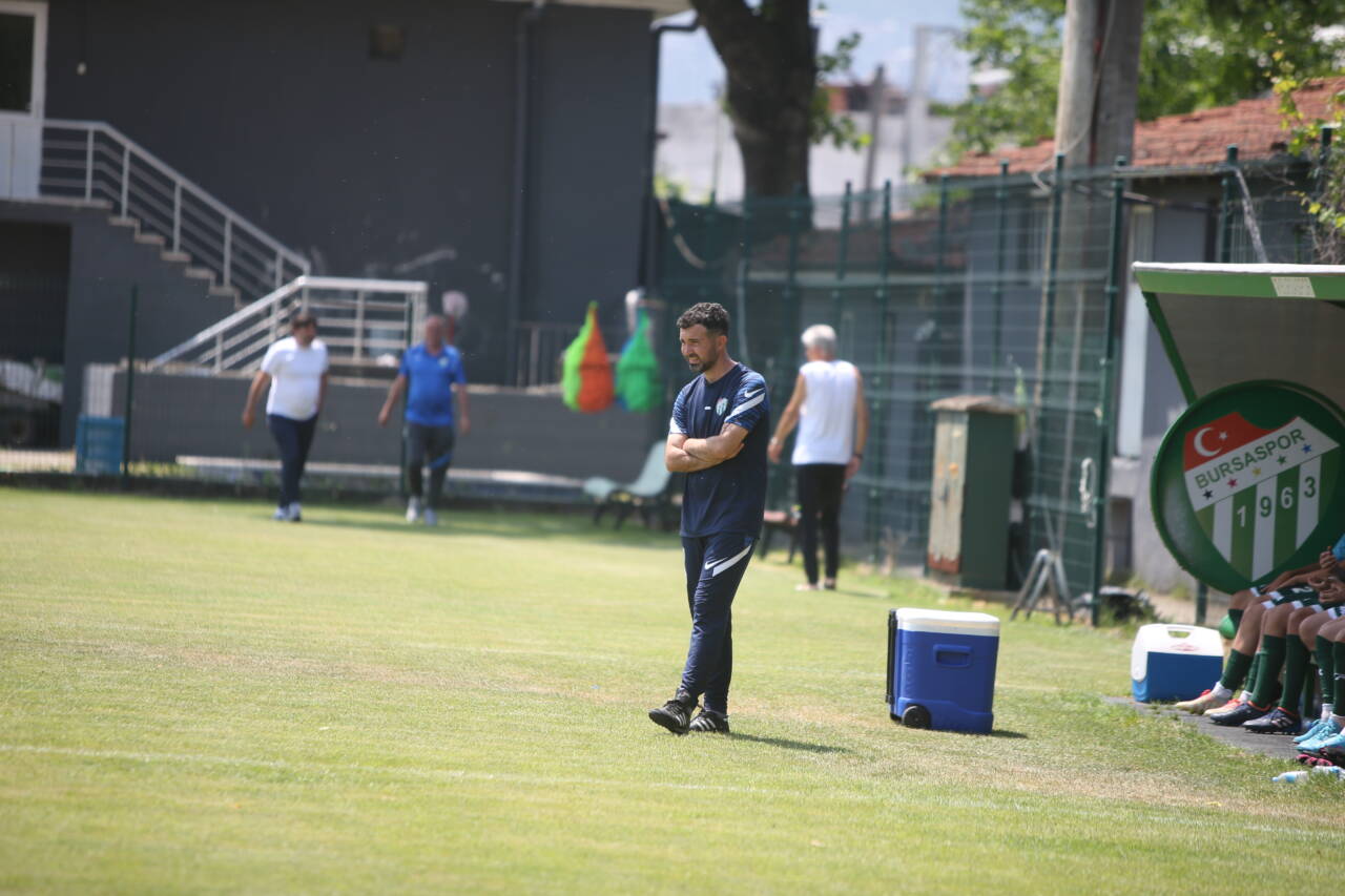 Bursaspor Altyapı Koordinatörlüğü için sürpriz isim! Yılın antrenörü seçilmişti... 3 4633579 4450706 emre47236085850911
