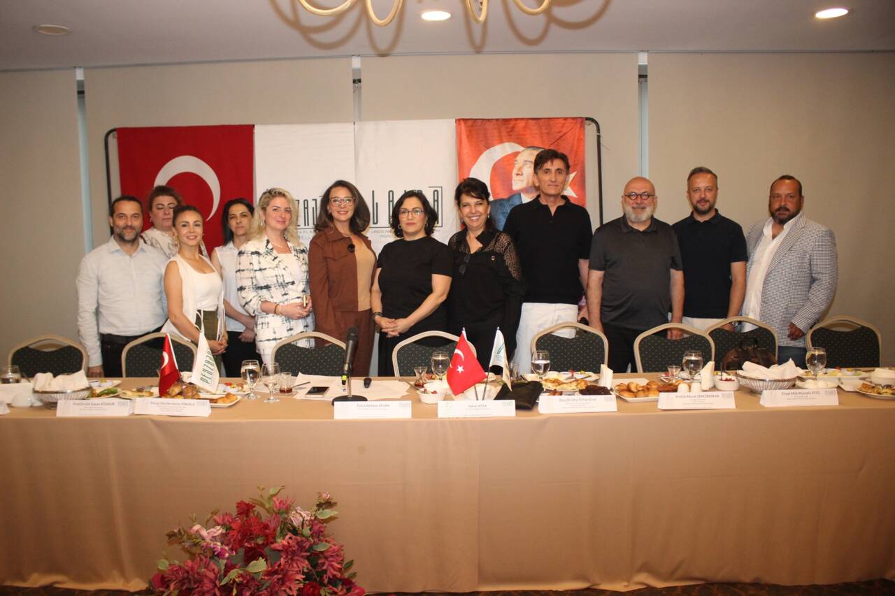 Peyzaj mimarları ile mühendisleri, bitki üreticilerini ve sektör profesyonellerini ortak