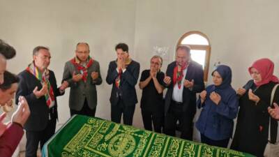 Olay Gazetesi Yazarı Ahmet Emin Yılmaz, Keles ilçesindeki  Ana Sultan türbesinde