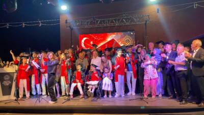 Olay Gazetesi Yazarı Ahmet Emin Yılmaz, özel çocukların öğrenim gördükleri Celal