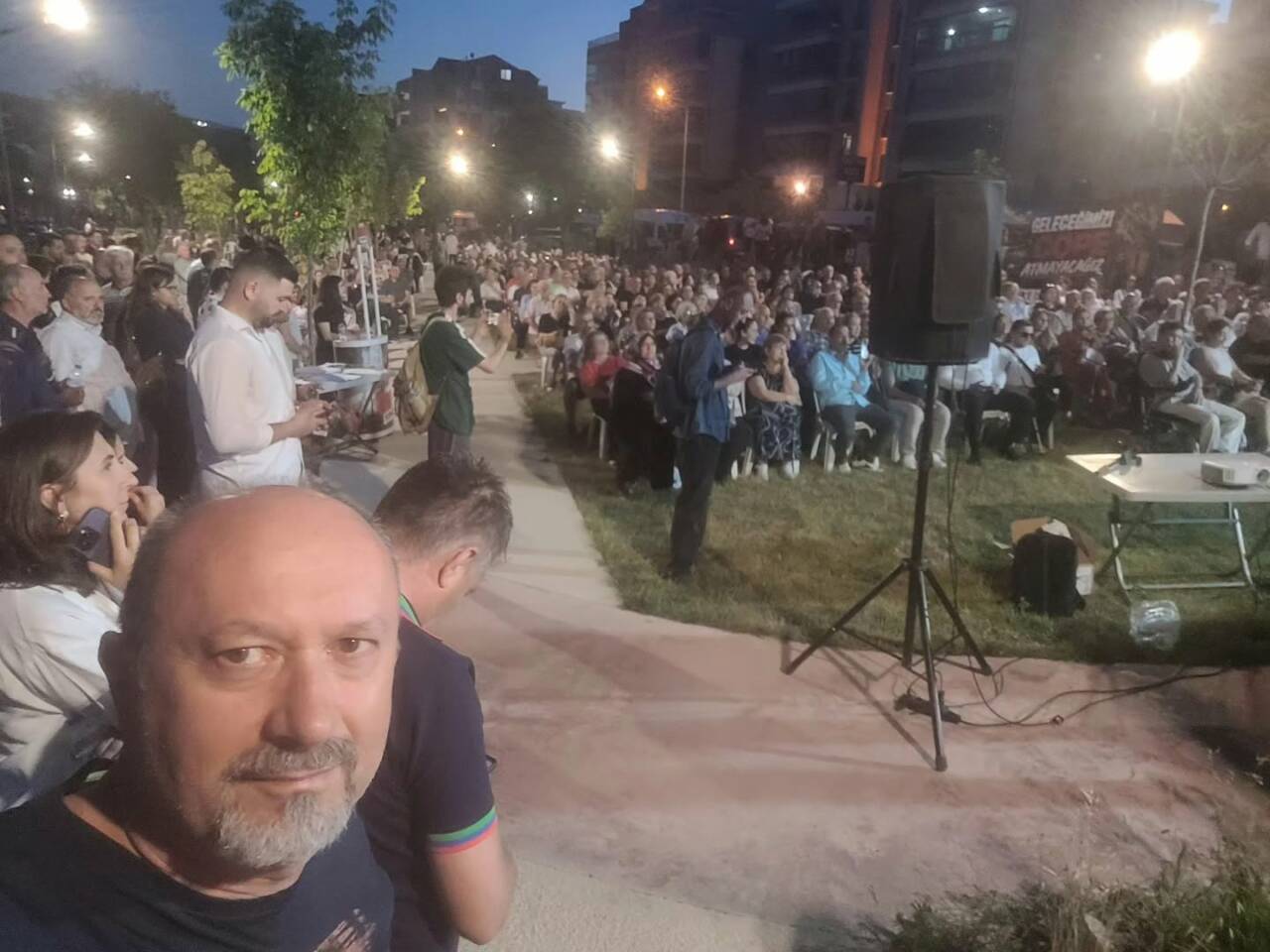 Bursa'da 8 mahalleden büyük tepki! Yüzlerce vatandaş birlikte haykırdı... 1 5 yazi icin dr mehmet hasanoglu 30 agustio zafer mahalesindeki kayapasa copluk istemitiruz toplantisini anlatti39029gdozwh