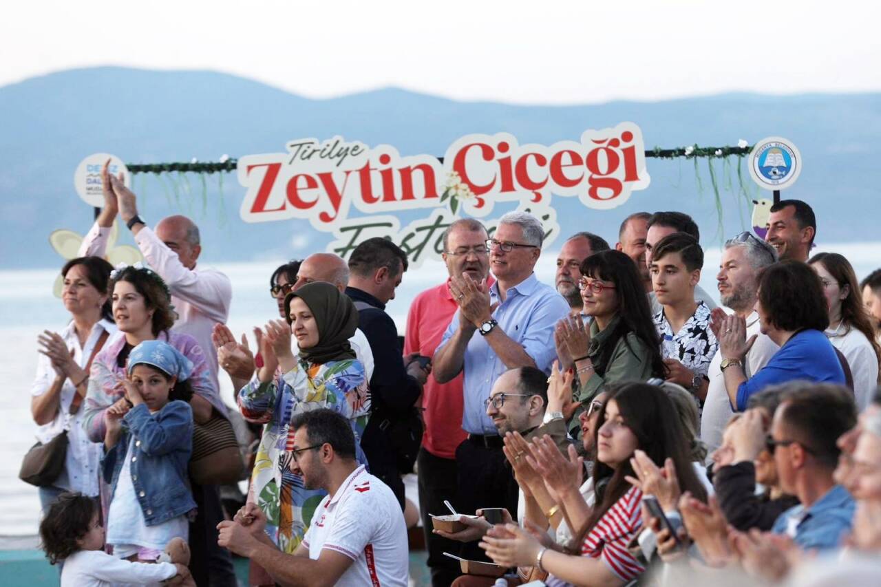 'Bir başkadır Mudanya' dergisinin ikinci sayısı yayımlandı 3 'BİR BAŞKADIR MUDANYA' DERGİSİNİN İKİNCİ SAYISI YAYIMLANDI