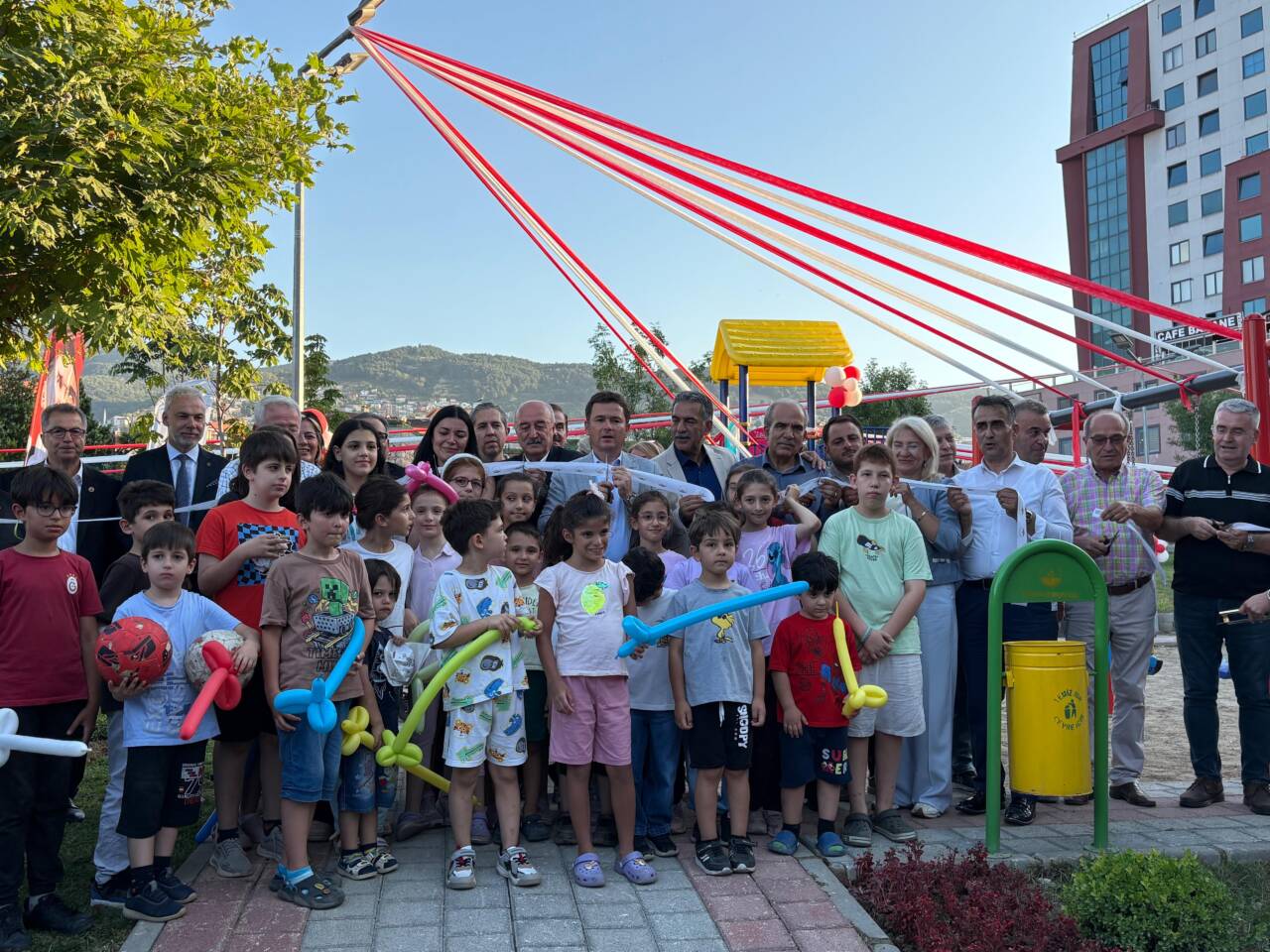 Bursa’nın yeni parkı açıldı! O ismin anısı yaşatılacak… Geçtiğimiz yıl hayatını kaybeden CHP Bursa eski Milletvekili ve akademisyen