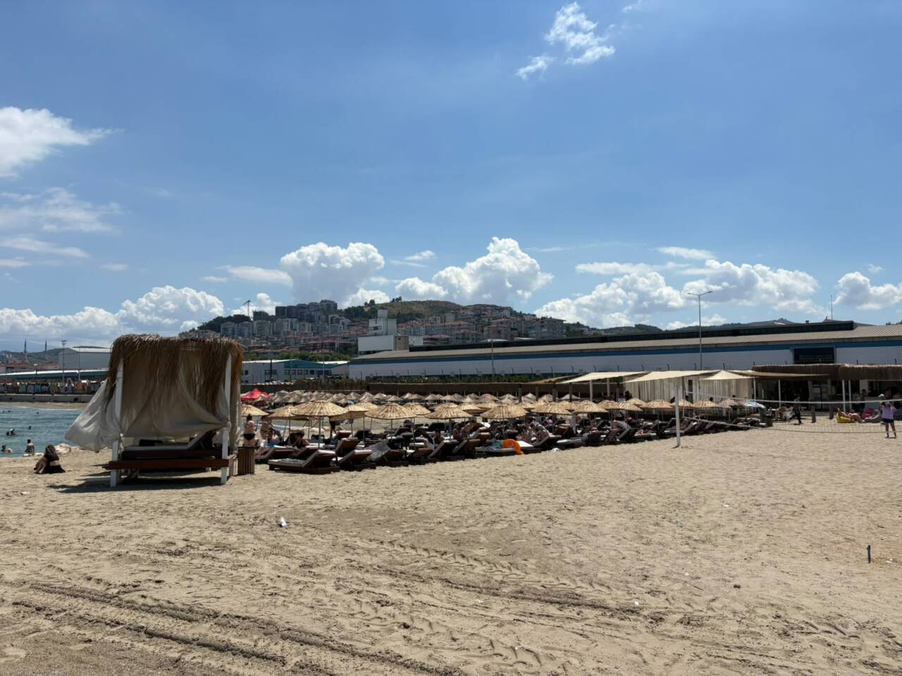 Bursa'da 275 TL'ye deniz keyfi! Bodrum'u aratmayan plajın kapısında kuyruk var 14 5a5c8827 db4f 4dc8 b861 dc0cd036d510