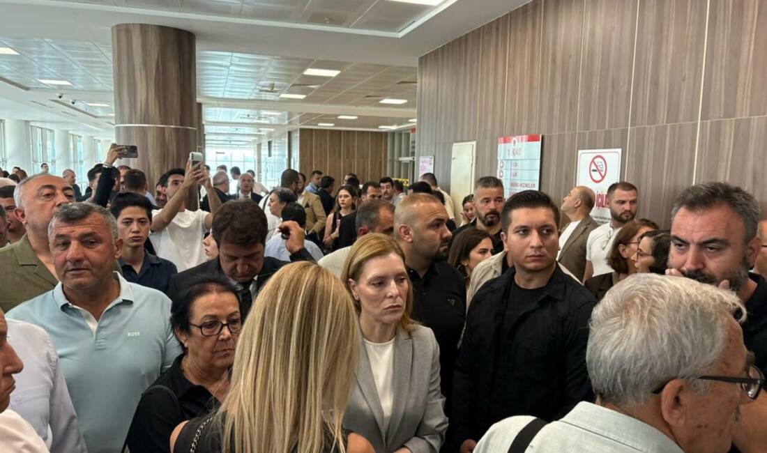 Mustafa Bozbey davası başlıyor! Destek için geldiler 31 Mart 2026 tarihinde gözaltına alınan, 4 Nisan 2026 tarihinde