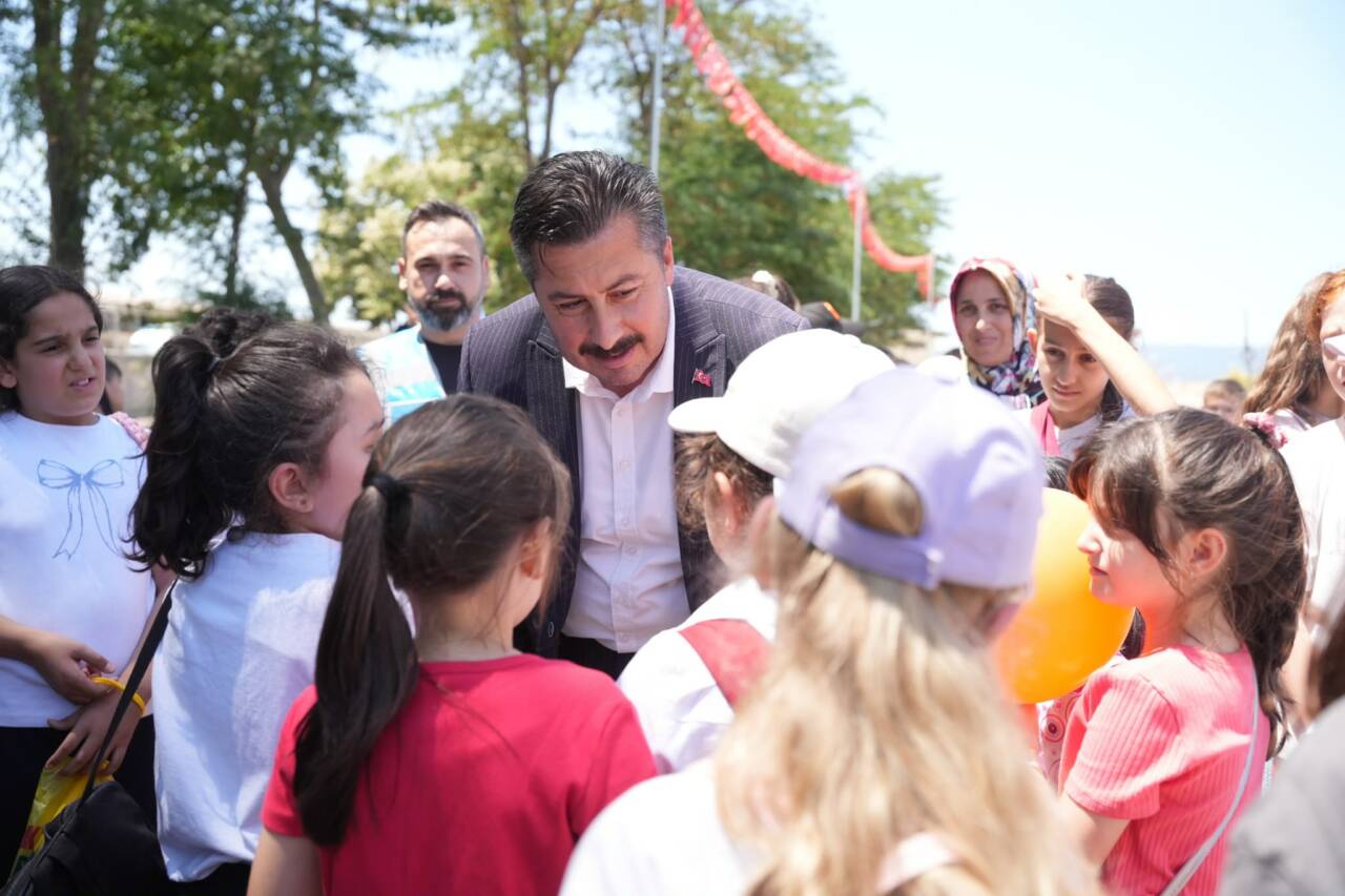 Yenişehir'de çocuklardan anlamlı ziyaret 2 664