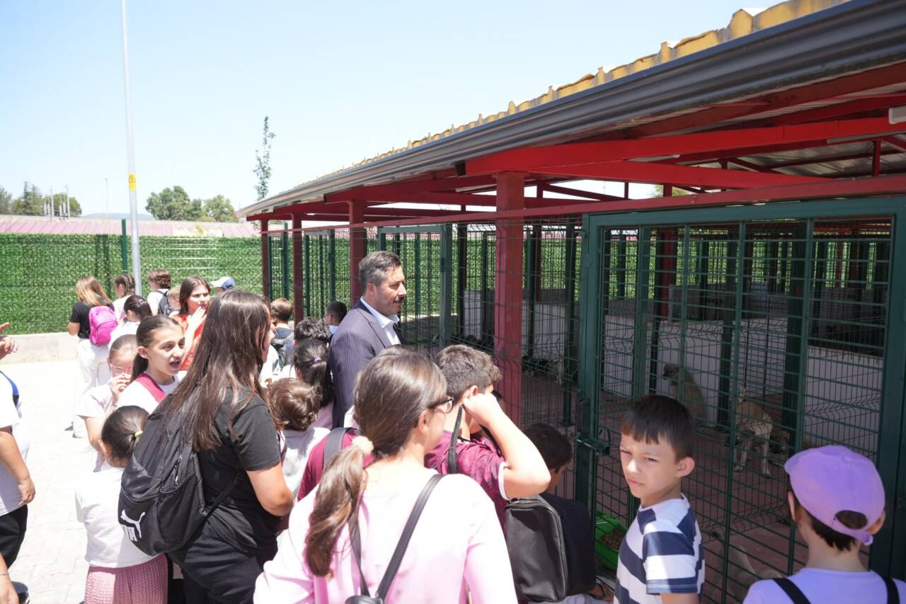 Yenişehir'de çocuklardan anlamlı ziyaret 4 666