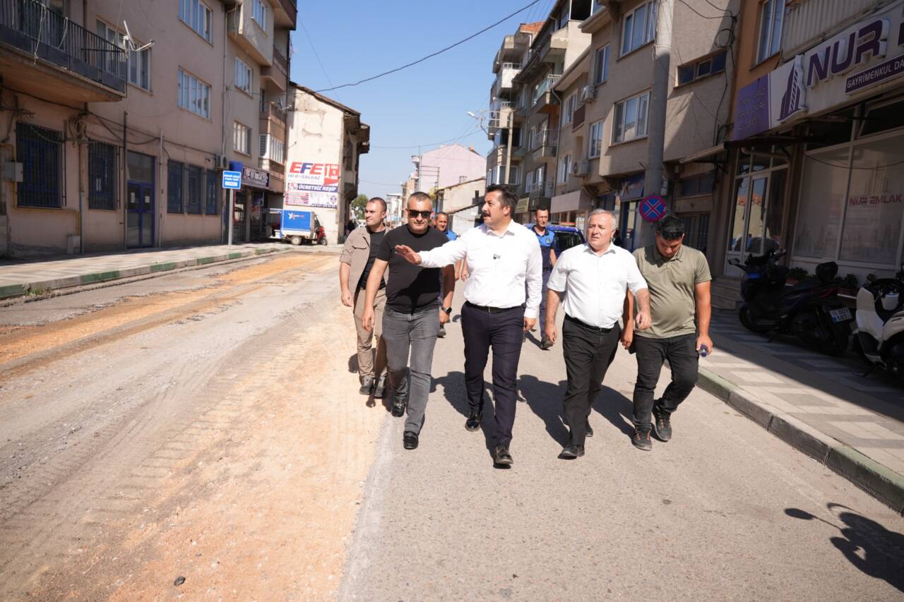 Bursa Yenişehir'deki caddeler yenileniyor 3 676
