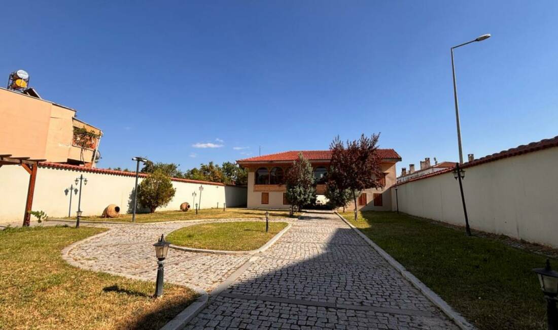 Bursa Yenişehir’in simge evi yeni yüzüyle misafirlerini bekliyor Yenişehir'in simgelerinden biri haline gelen Şemaki Evi, uzun süren tadilatın