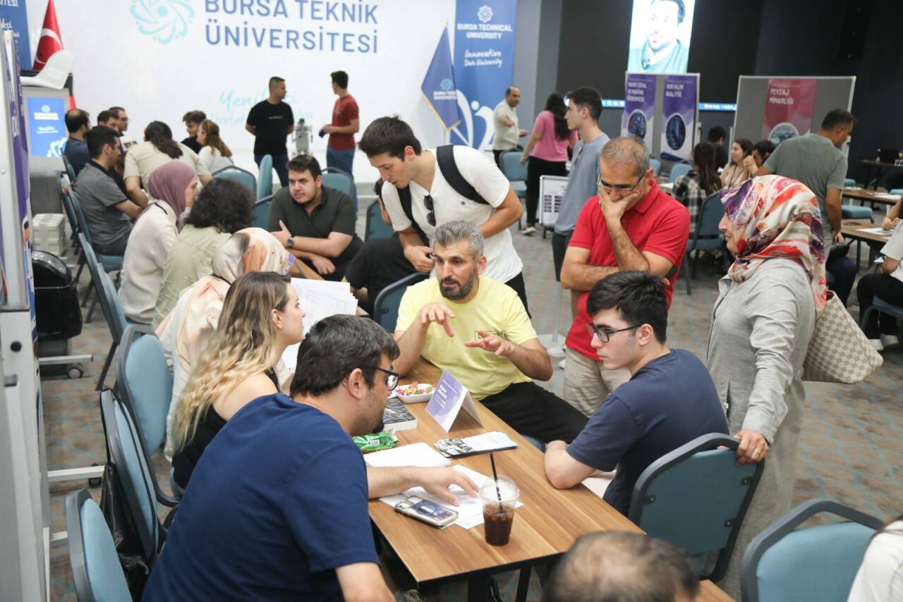 BTÜ Tercih Günleri başlıyor Bursa Teknik Üniversitesi (BTÜ), üniversite tercih sürecindeki aday öğrencileri ve