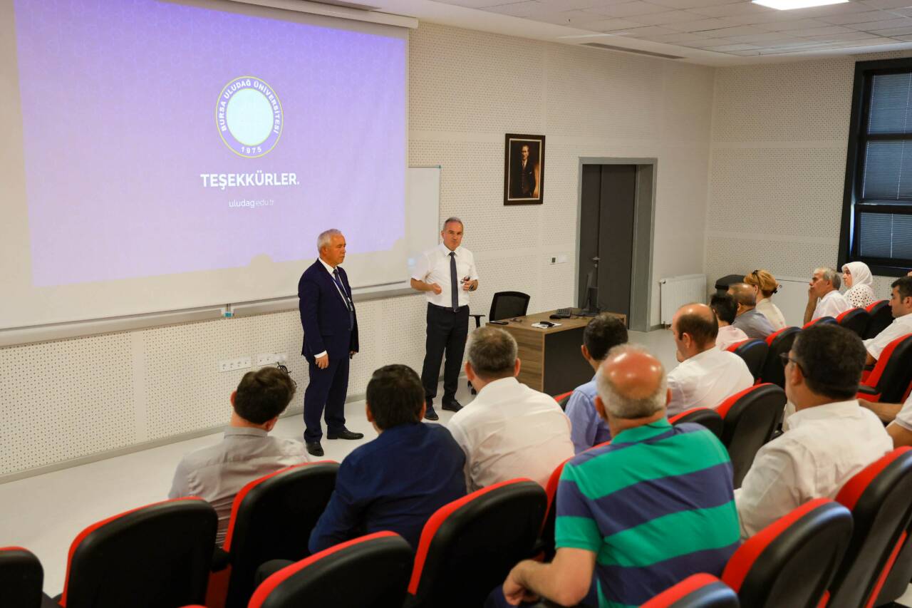 Bursa Uludağ Üniversitesi'nde iş sağlığı zirvesi 4 7 1