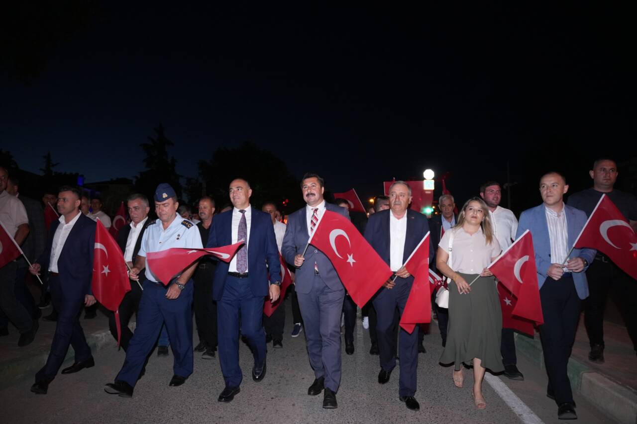 Yenişehir'de 15 Temmuz ruhu yaşatıldı 7 712