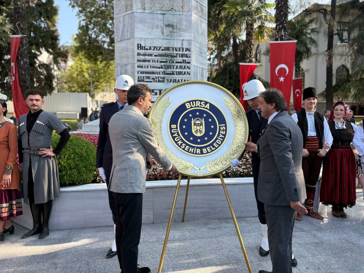 Bursa'da dünya kültürleri buluştu: Heykel'de karnaval gibi geçit 6 8bc3e66f 05d9 4c26 bec0 c54f30a2decd