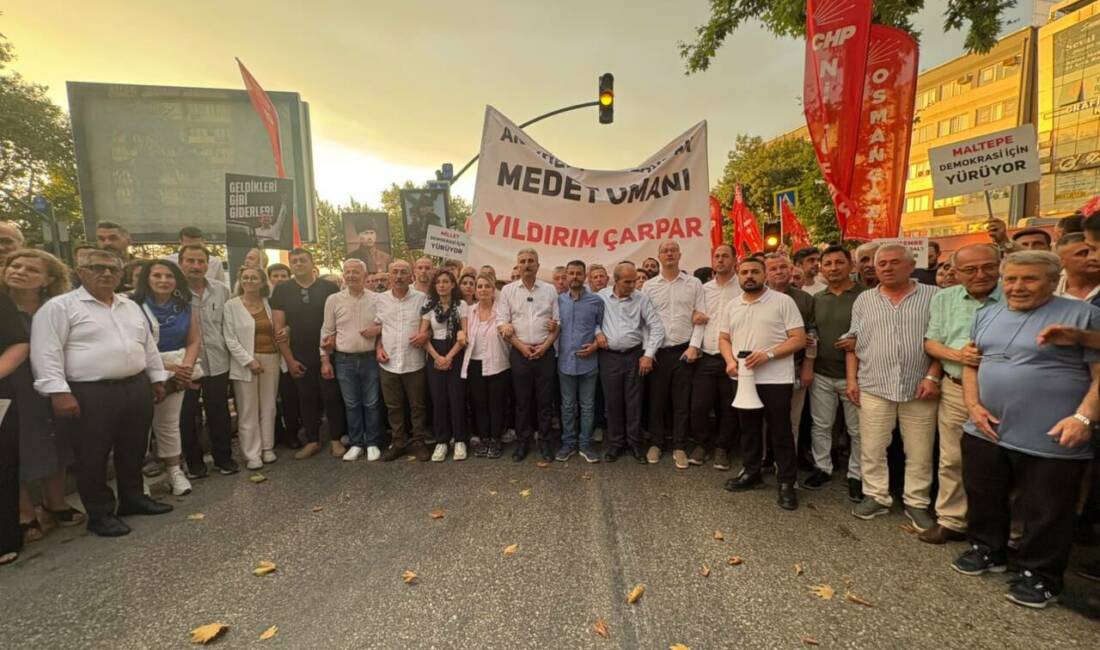 CHP Bursa’da neler oluyor? İl binasından ayrılıp yeni koordinasyon merkezine yürüdüler Cumhuriyet Halk Partisi Bursa İl örgütü, Özgür Özel’in liderliğinde yürüttüğü