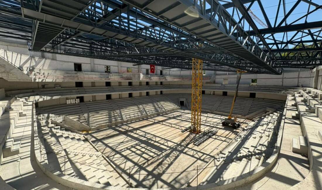 Bursa’nın simge yapısı yeni yüzüne hazırlanıyor! Bitince çok güzel olacak Bursa'nın simge spor yapılarından biri olan Atatürk Spor Salonu'nda çalışmalar