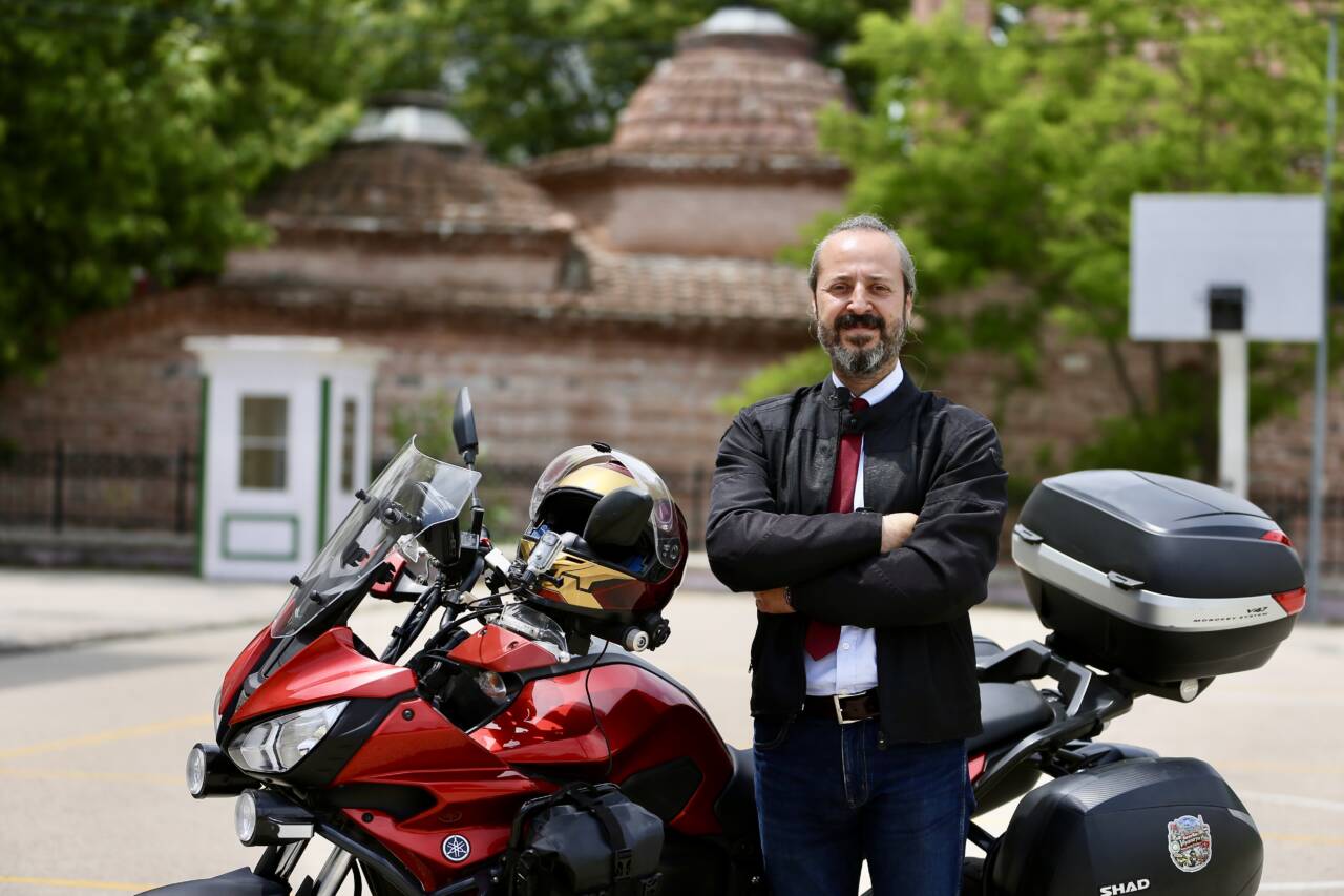 Bursalı öğretmen motoruyla 4 bin kilometre yolu bakın ne için yapmış? 6 aa 20260704 41870208 41870201 erasmusegitiminemotosikletiylegidenogretmen4binkilometreyolyapti