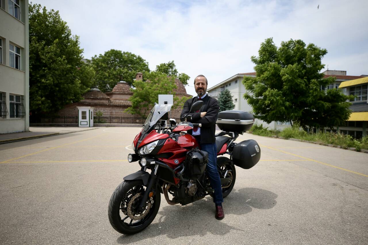 Bursalı öğretmen motoruyla 4 bin kilometre yolu bakın ne için yapmış? 7 aa 20260704 41870208 41870203 erasmusegitiminemotosikletiylegidenogretmen4binkilometreyolyapti