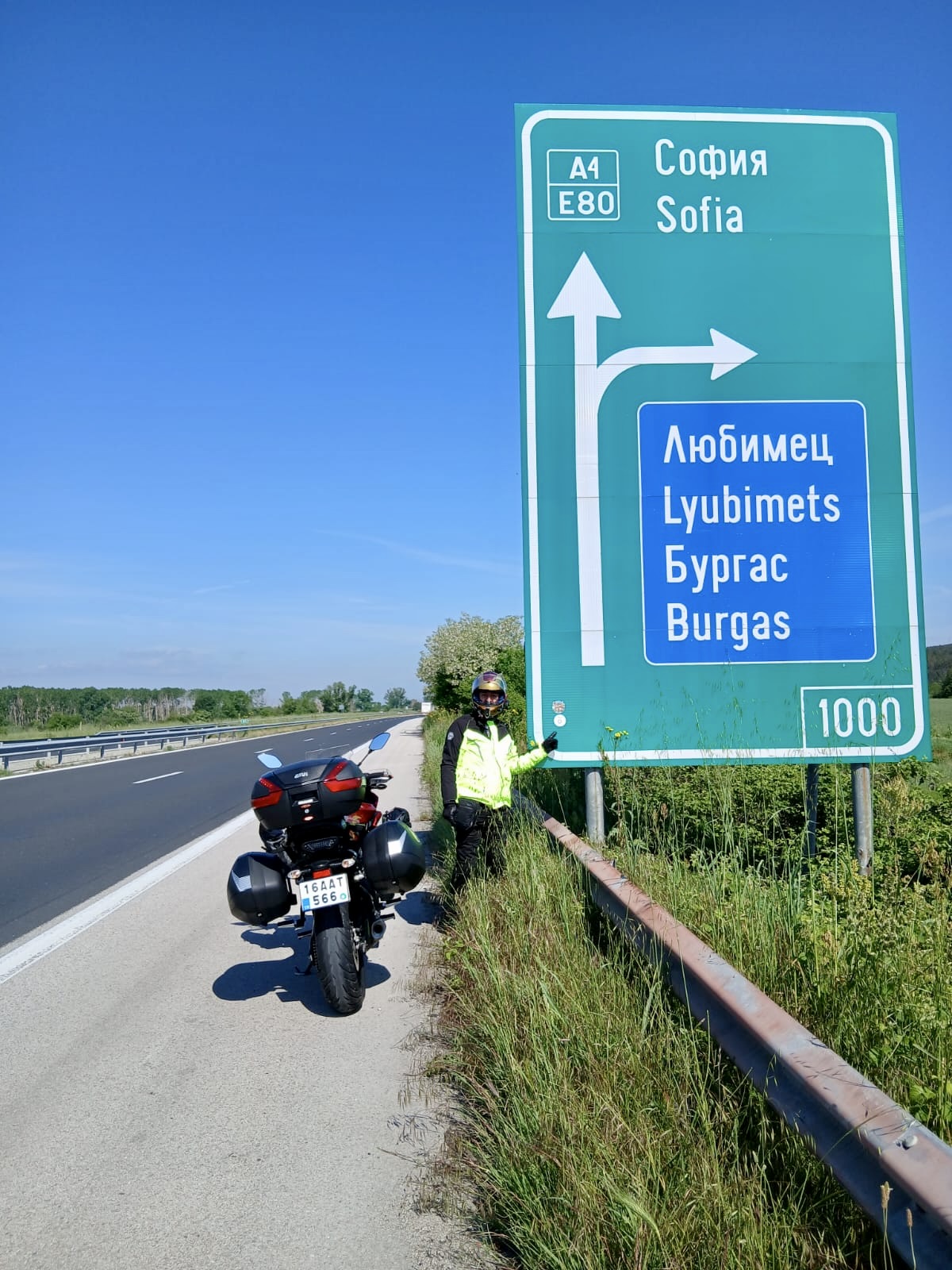 Bursalı öğretmen motoruyla 4 bin kilometre yolu bakın ne için yapmış? 2 aa 20260704 41870208 41870206 erasmusegitiminemotosikletiylegidenogretmen4binkilometreyolyapti