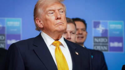 ABD Başkanı Donald Trump ve Ukrayna Devlet Başkanı Volodimir Zelenski,
